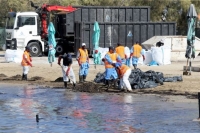 Μέτρα για τις ζημιές από την πετρελαιοκηλίδα ζητά ΓΣΕΒΕΕ