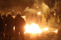 Θεσσαλονίκη: Μικροεπεισόδια έξω από το ΑΠΘ μετά την πορεία στη μνήμη Γρηγορόπουλου