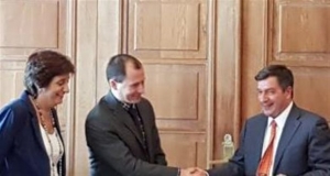 5ώροφη πολυκατοικία για τη φιλοξενία μονογονεϊκών οικογενειών παραχώρησε στον δήμο Αθηναίων η Κάριτας Ελλάς
