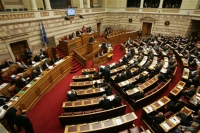 Συζητείται στη Βουλή η τροπολογία για τις τηλεοπτικές άδειες (live)