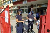 Ενημερωτικά φυλλάδια μοίρασαν αστυνομικοί σε γονείς και μαθητές Δημοτικών Σχολείων