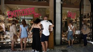 Θεσσαλονίκη: Πρεμιέρα την Δευτέρα για τις θερινές εκπτώσεις – Ποια Κυριακή θα είναι ανοιχτά τα καταστήματα