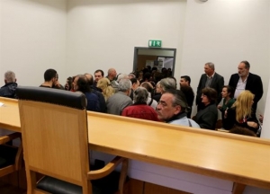 Συμβολαιογράφοι: Υποπτες ματαιώσεις πλειστηριασμών