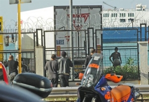 Πρόσθετα μέτρα στο λιμάνι της Πάτρας για τη διαχείριση με τους μετανάστες