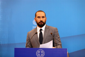 Τζανακόπουλος σε Μητσοτάκη: Ας καταθέσει πρόταση μομφής
