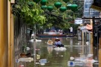 Βιετνάμ: Στους 69 οι νεκροί από τον τυφώνα Ντάμφρεϊ
