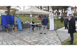 Ευκαρπία: Τέσσερις θετικοί σε 82. Δροσάτο: Οχτώ σε μόλις 41