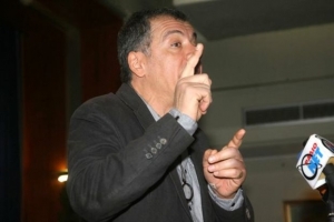 Στ. Θεοδωράκης: «Είμαστε όλοι Γάλλοι, είμαστε όλοι σκιτσογράφοι και δε φοβόμαστε»