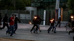 Δίωξη για πλημμελήματα στους συλληφθέντες για τα επεισόδια σε Αμερικανική Πρεσβεία