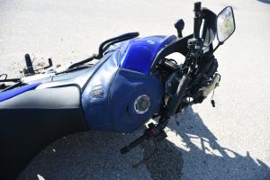 Θεσσαλονίκη: Τροχαίο στην οδό Λαμπράκη – Μηχανή παρέσυρε δύο γυναίκες