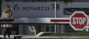 Γερμανικά ΜΜΕ: Η κυβέρνηση ίσως ωφεληθεί από το σκάνδαλο Novartis