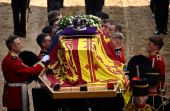 Ματίνα Παγώνη: Έτσι διατηρείται η σορός της βασίλισσας Ελισάβετ επί τόσες ημέρες… εκτός ψυγείου