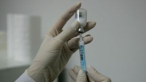 Η ΕΕ να μοιραστεί τα εμβόλια με τους γείτονές της στα Βαλκάνια, προτρέπουν 13 κυβερνήσεις