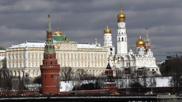Το Κρεμλίνο καταδικάζει την έκκληση του Ζελένσκι προς δυτικές χώρες να κλείσουν τα σύνορα στους Ρώσους
