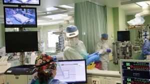 Ιταλία: 22 νέοι θάνατοι και πάνω από 6.900 νέα κρούσματα