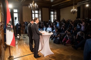 Αυστρία: Δημοσιονομική πειθαρχία και περικοπή επιδομάτων σε μετανάστες