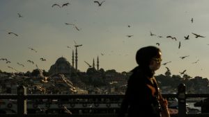 «Τσεκούρι» Ερντογάν στο δημόσιο με φερετζέ εξεταστική επιτροπή