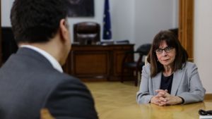 Κορωνοϊός - Σακελλαροπούλου: Ευθύνη όλων να βγούμε νικητές - Το μήνυμα σε γιατρούς νοσηλευτές