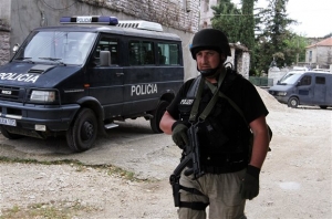 Αλβανία: Eκαψαν την ελληνική σημαία στους Αγίους Σαράντα