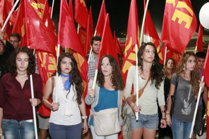 Αθωώθηκε το μέλος του ΚΚΕ που διένειμε φυλλάδια στην είσοδο του 2ου Γυμνασίου