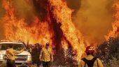 ΕΝ ΔΡΑΣΗ: Πυρκαγιά στην πόλη Τζάσπερ του Καναδά – Αγώνας για την προστασία εγκαταστάσεων πετρελαίου