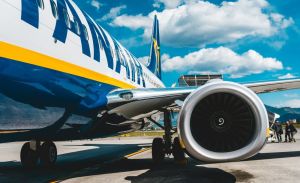 Πλήγμα για τη Θεσσαλονίκη: Κλείνει η Ryanair τη βάση της στο αεροδρόμιο «Μακεδονία»