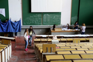 Ψηφίζουν οι φοιτητές σε ΑΕΙ και ΤΕΙ