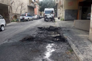 Βόμβες μολότοφ στους δρόμους γύρω από το Πολυτεχνείο
