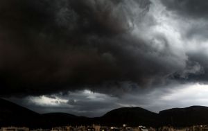 Ο καιρός αύριο Δευτέρα – Συνεχίζονται οι καταιγίδες και οι χαλαζοπτώσεις