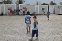 Κομισιόν: Στήριξη στην Ελλάδα για τα ασυνόδευτα προσφυγόπουλα