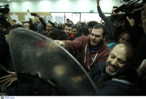 Το παιχνίδι «λαϊκή κατοικία» και το τσουνάμι των πλειστηριασμών το 2018