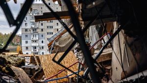 Τουλάχιστον 4 νεκροί και 32 τραυματίες από ρωσικές επιδρομές στην Ουκρανία
