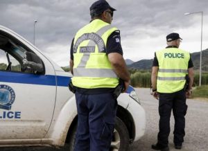 Θεσσαλονίκη: 63χρονος συνελήφθη να οδηγεί τρίκυκλο στο αντίθετο ρεύμα – Εκκρεμούσαν 8 καταδίκες εις βάρος του