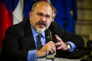 Ξυδάκης: Η Εκκλησία έχει ρόλο πνευματικό και όχι ρόλο εθναρχίας