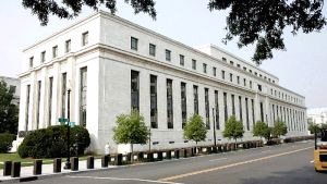 Η μήνυση της Λίζα Κουκ κατά του προεδρικού γραφείου: Δικαστική αμφισβήτηση της εξουσίας του Τραμπ