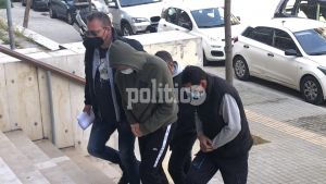 Τραγωδία στον Εύοσμο: Στον εισαγγελέα ο 15χρονος και ο πατέρας του (vid)