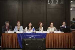 Απαγόρευση γάμων ανήλικων Ρομά θα προτείνει η Ελλάδα
