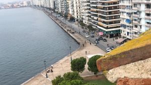 Πέφτει ραγδαία σήμερα η θερμοκρασία στη Θεσσαλονίκη
