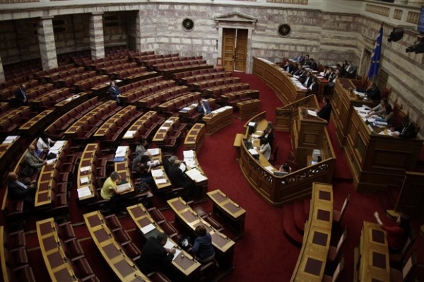 Βουλή: Κυρώθηκε το πρωτόκολλο συνεργασίας Ελλάδας-Τουρκίας