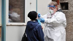 Πολωνία-Covid-19: Αύξηση ρεκόρ στον ημερήσιο αριθμό θανάτων