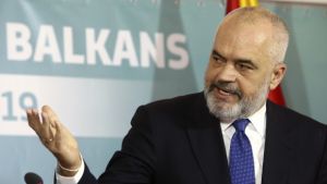 Κορωνοϊός: Απαγορεύει τις μετακινήσεις από και προς την Ελλάδα η Αλβανία