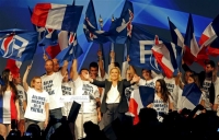 Η νίκη της Λεπέν προκαλεί αναταράξεις στη Γαλλία
