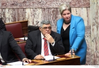 <div>Αίρεται ο κατ' οίκον περιορισμός για Μιχαλολιάκο και Ζαρούλια</div>