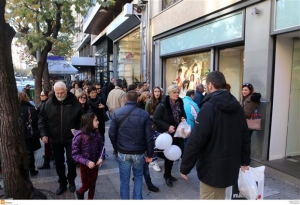 Ανοικτά τα καταστήματα την Κυριακή - Απεργούν οι εμποροϋπάλληλοι
