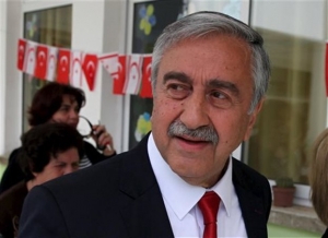 Ενδεχόμενο για λύση του Κυπριακού έως τον Μάιο βλέπει ο Ακιντζί
