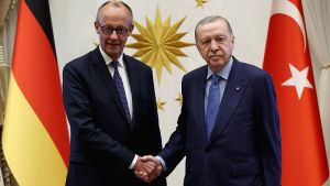 Συνάντηση Μερτς με Ερντογάν στην Άγκυρα – Κυρίαρχα θέματα η αμυντική συνεργασία και τα ευρωτουρκικά, διαφώνησαν για Ισραήλ