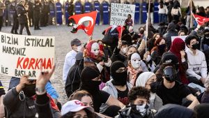 Η σύλληψη του Ιμάμογλου: Το Υπουργείο Δικαιοσύνης της Τουρκίας απορρίπτει πολιτικά κίνητρα