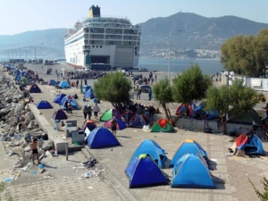 «Αδειασε» η Μυτιλήνη από πρόσφυγες, χιλιάδες στον Πειραιά
