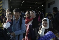 Πάνω από 3.000 πρόσφυγες και μετανάστες την Τετάρτη στον Πειραιά