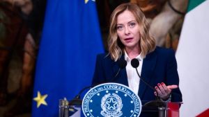 Μελόνι: Δεν υπάρχει χώρος στα Αδέλφια της Ιταλίας για ρατσιστικές ή αντισημιτικές θέσεις